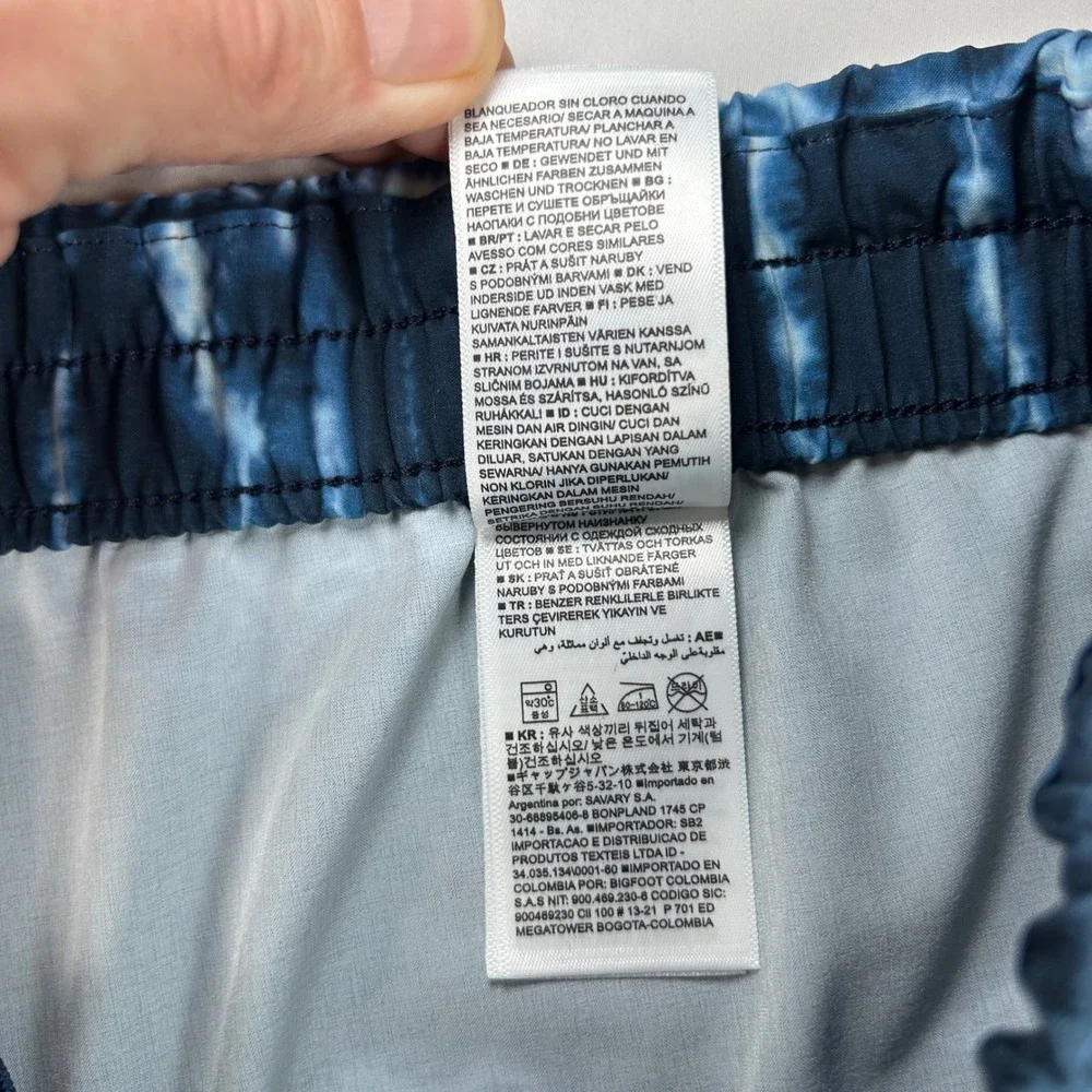 Banana Republic Mens Hybrid Shorts Blue Tie Dye Wave Elastic Waist Size M 664832